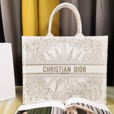 Dior Shopping Bags